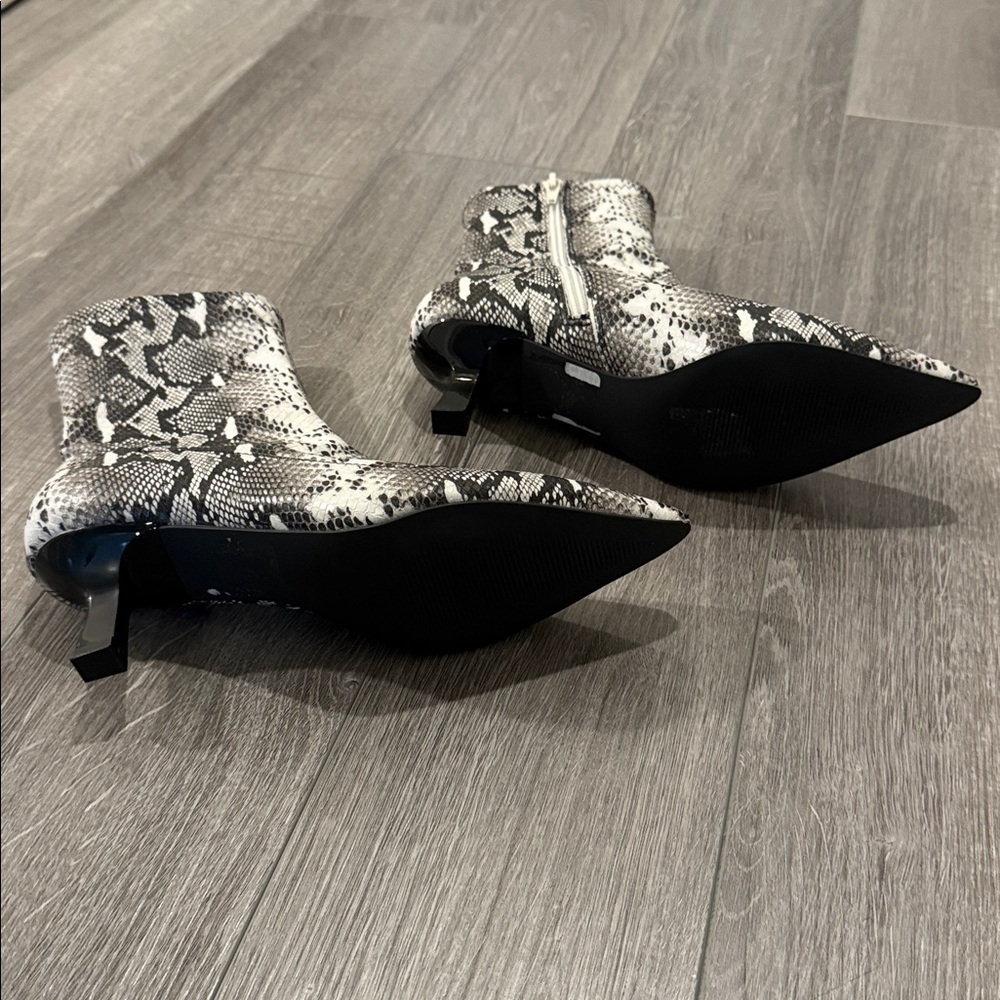 Posh Abound Faux Snakeskin Ankle Booties | Size 6.5 | Never Worn - Picture 6 of 8